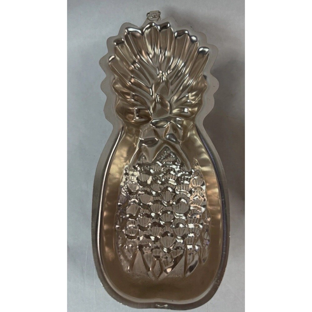 Vintage Pineapple Aluminum Jello Mold / Baking Tin